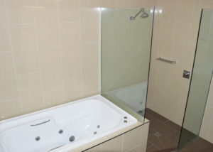 Executive Shower & Spa - CBD Luxury Accommodation